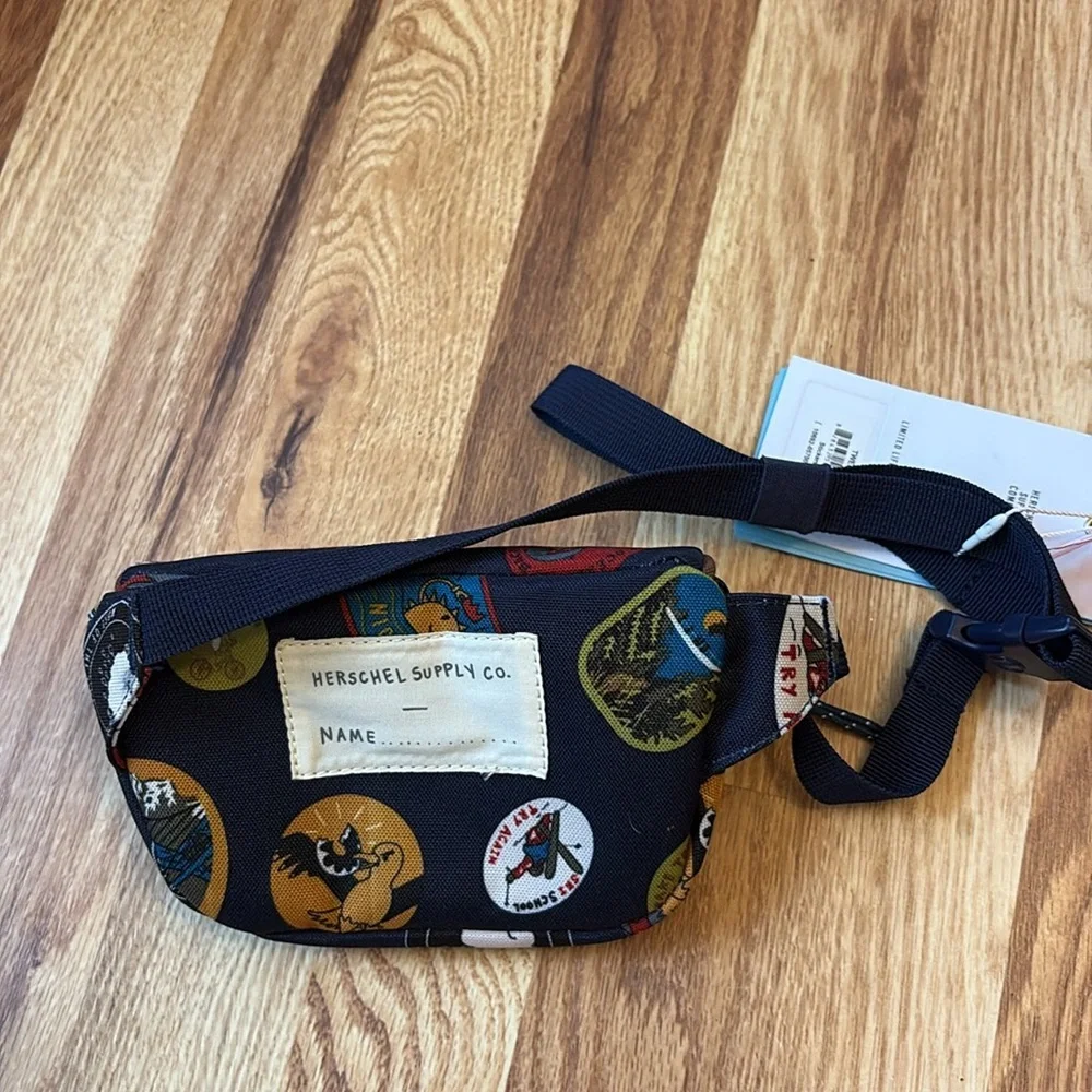 Herschel Twelve Fanny Pack | NWT | Kids